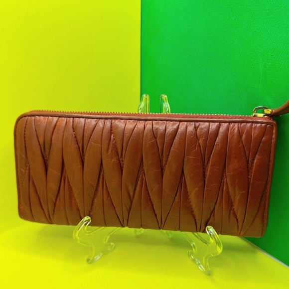 Miu Miu Materasse Leather Zip Wallet Luxury Authentic - Picture 2 of 12